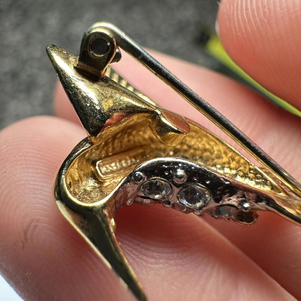 Krementz Rhinestone Hummingbird Bird Gold Tone Tiny Brooch Pin Signed - Picture 9 of 9
